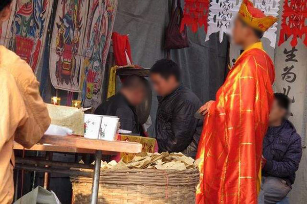 参加葬礼时的注意事项有哪些（葬礼知识有哪些）